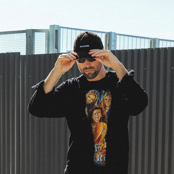 Simon D.